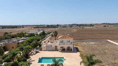 Exceptional 4-Bedroom Villa Set on a Generous Plot in Avgorou