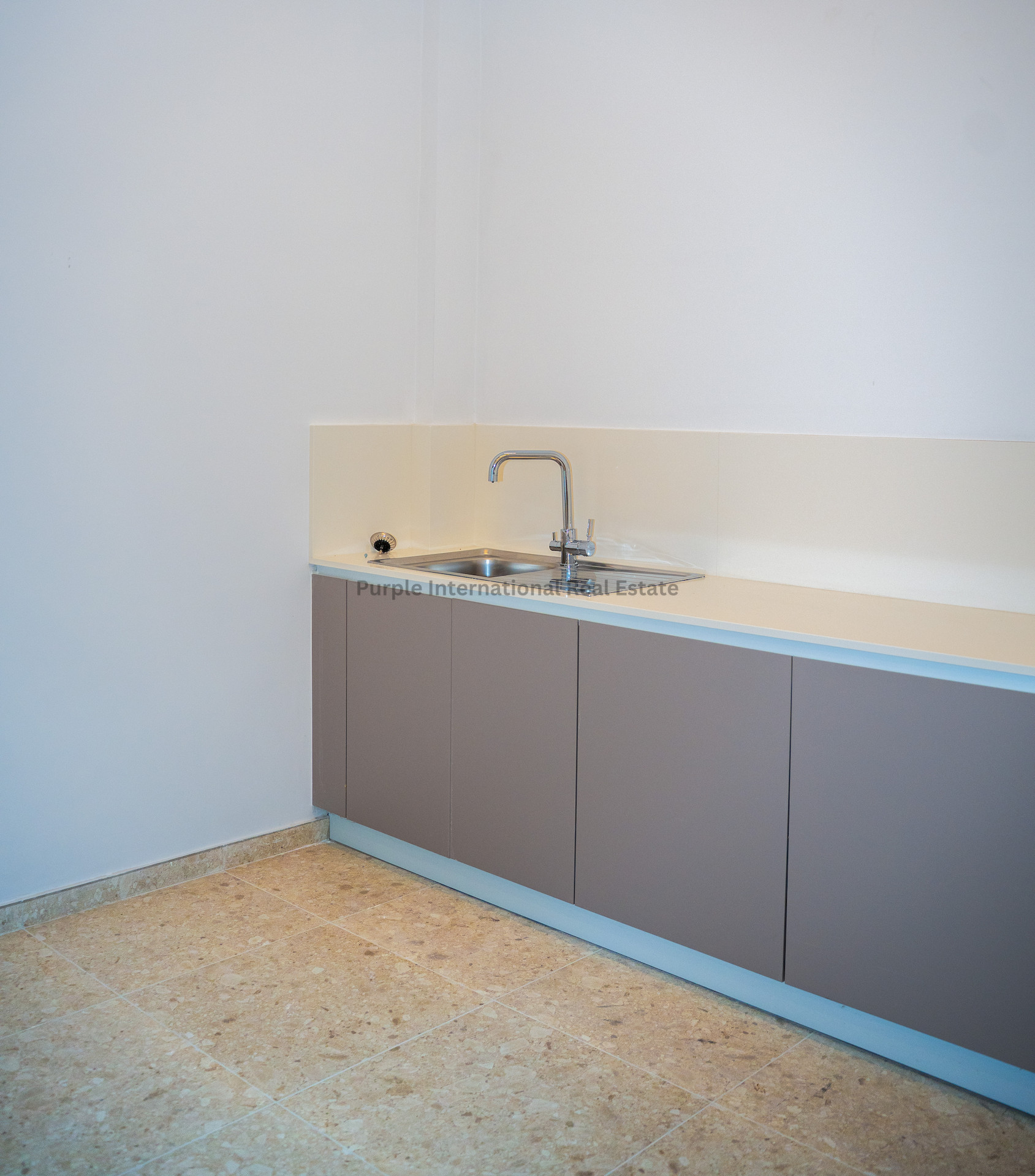 Apartment in Agios Tychon - Image 4