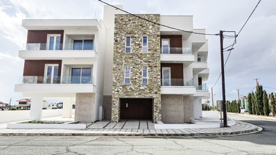 Luxury 2-Bedroom Apartment with Private Roof Garden in Pyla