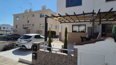Furnished 2-Bed Villa in Universal with City Views