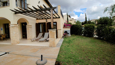 2 Bedroom Luxury Apartment with Private Pool