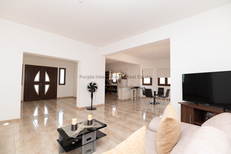 House in Frenaros - Image 3