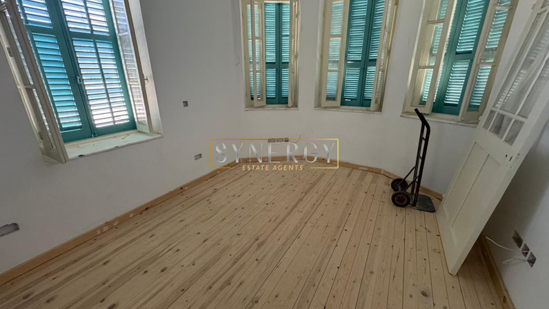 Building 220 m² for rent in Agioi Omologites, Nicosia