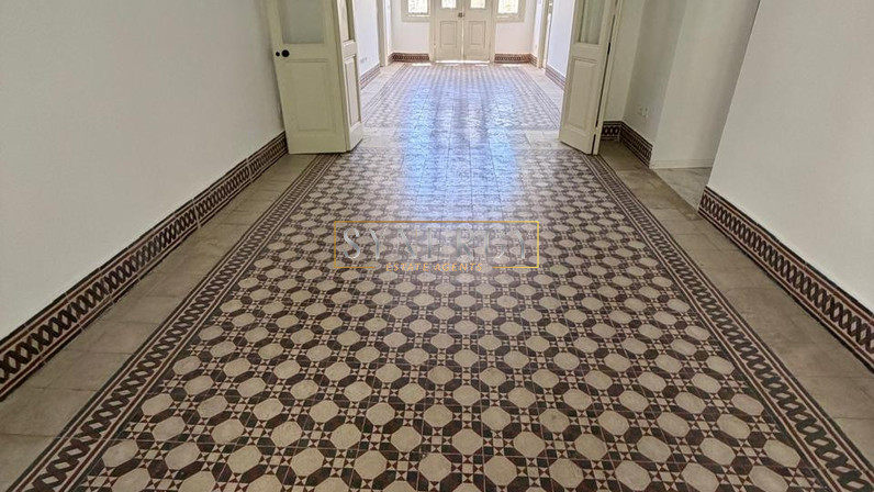 Building 220 m² for rent in Agioi Omologites, Nicosia