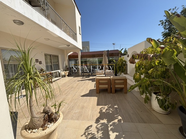 4-bedroom detached house for sale 320 m² in Latsia - Agios Georgios, Nicosia